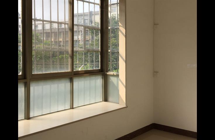 燕山路 两室两厅 出租