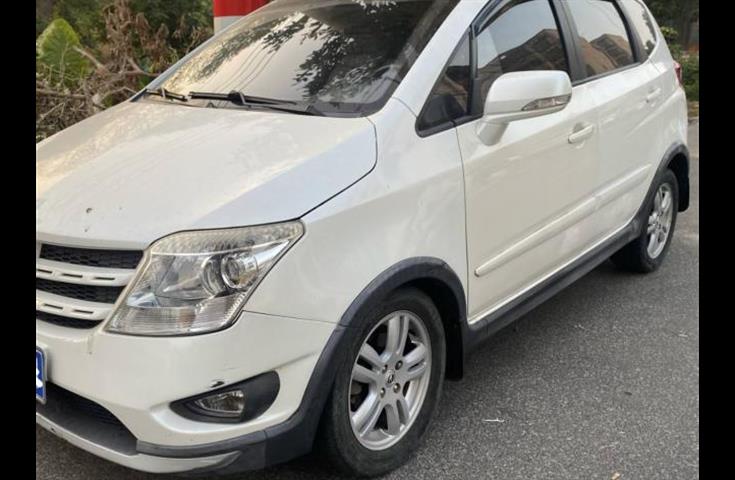 全款 4800元一口价便宜出售包过户 车辆精品好漂亮 没有事故碰撞 1.4 超级省